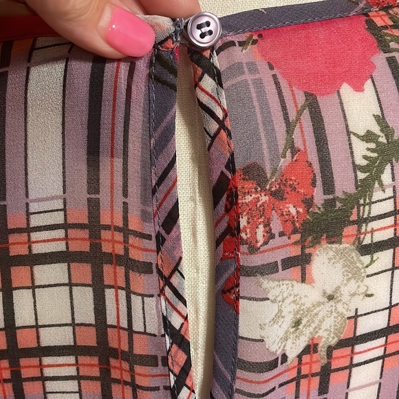 ASOS PLUS SEMI SHEER RUFFLE BLOUSE. Plead and floral size 20 drop sleeves - Picture 7 of 11